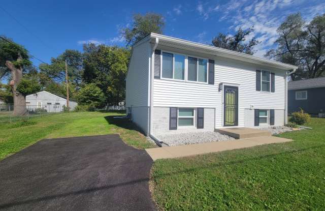 Don't Miss this 3 Bedroom / 1.5 BA Home! Gallery 1