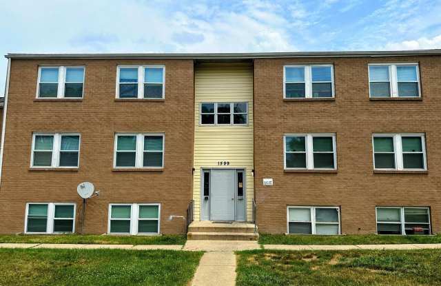 1599 N EAST Street unit: 14 photos photos