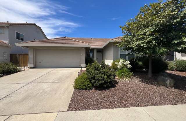 Spacious Single Story 3 Bed, 2 Bath Home in Sheldon Passage - 8988 Sierra Nevada Way, Elk Grove, CA 95624