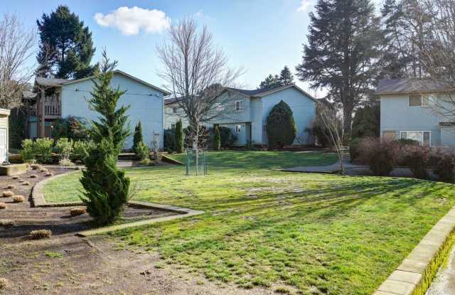 Spacious and immaculate 2 Bedroom! Newly installed mini split! - 4373 25th Avenue Northeast, Salem, OR 97301
