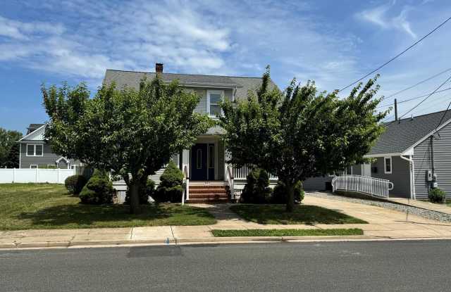 503 Forman Avenue photos photos