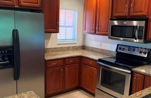 8858 WHITE SAGE Loop Gallery 2