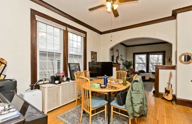 1541 W Barry Ave photos photos