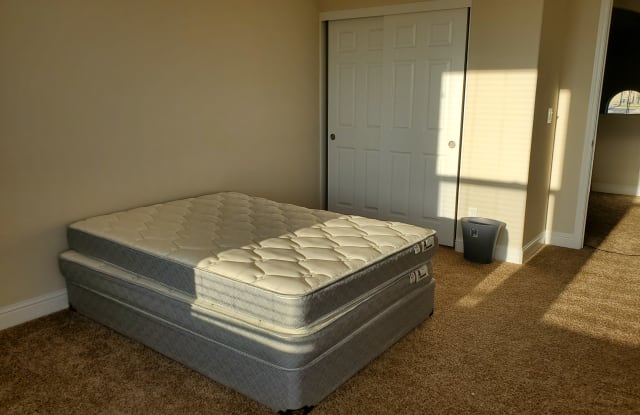 1205 E Via Roma Dr - 1205 East via Roma Drive, Fresno, CA 93730