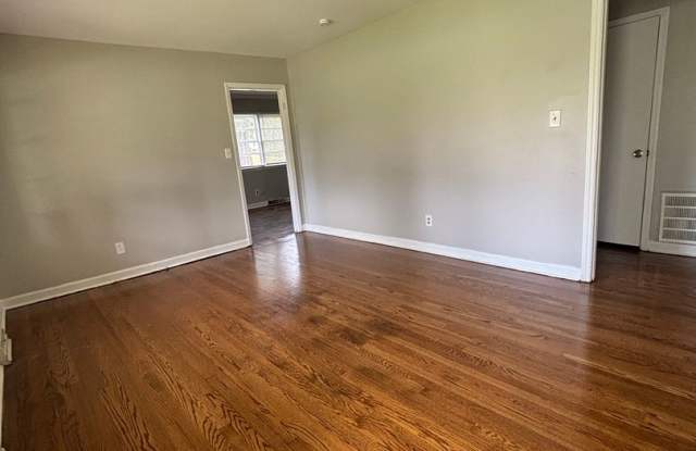 Spacious 3 bedroom home! (500.00 off first Full Months Rent ) Gallery 1