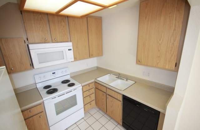 1-bedroom condo with loft, top floor unit in La Jolla Colony/UTC photos photos