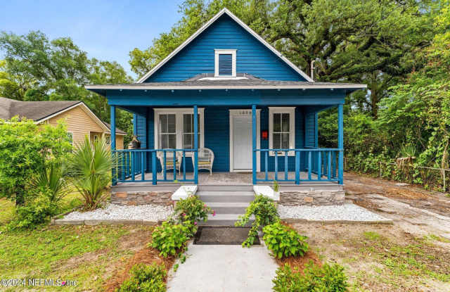 Fully Renovated 3 bedroom 2 bath Home in the Historic District with a New Price reduction! - 1050 East 11th Street, Jacksonville, FL 32206