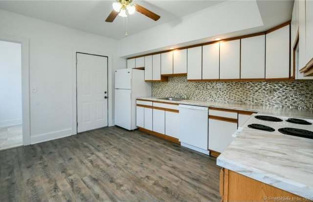 26 Eastwood Avenue - 26 Eastwood Avenue, Waterbury, CT 06705