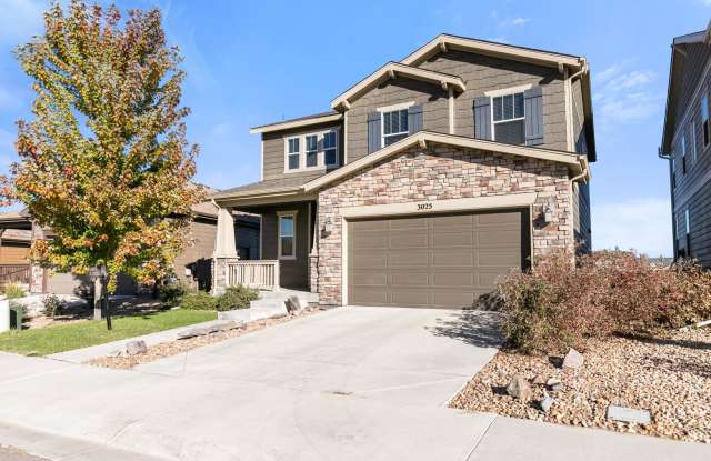 Modern 3-Bedroom Home in The Lakes at Centerra with Greenbelt Views Gallery 1
