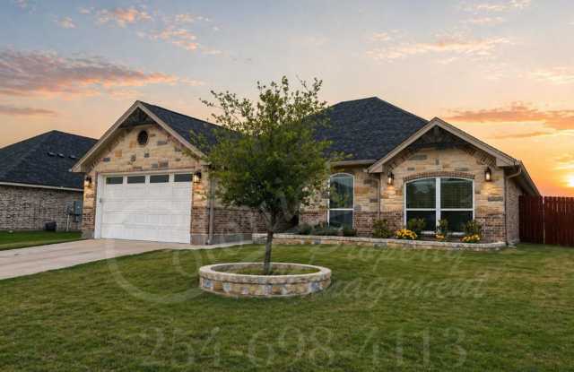 AVAILABLE FOR MOVE-IN WITH A 2-WEEK NOTICE photos photos