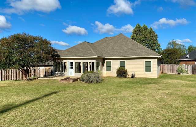 704 BRIARCLIFF Place Gallery 3