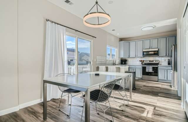 Lovely 3 BDR/3BA Home - 20 Minutes to Denver photos photos