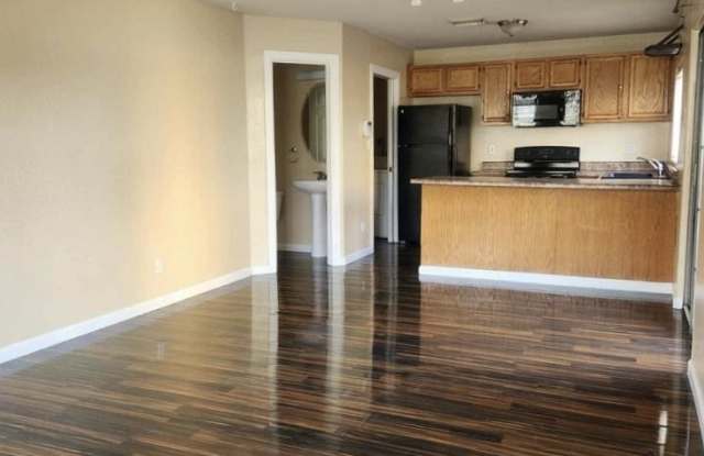 1731 E. Cambridge Avenue - 1 Gallery 1