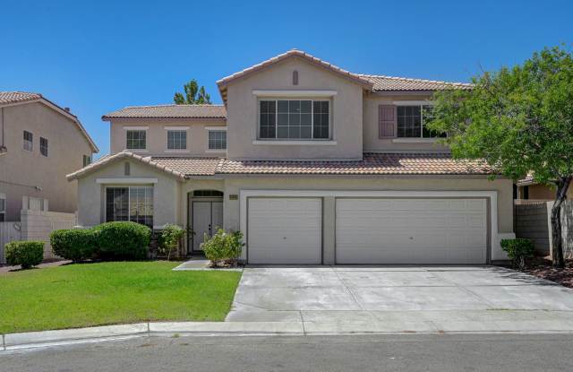 A Fabulous 4 Bedroom Home with a Sparkling Pool!!! photos photos
