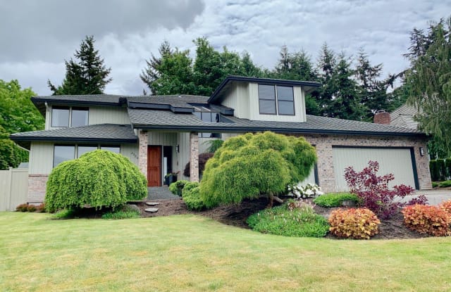 2526 Viewcrest Ave - 2526 Viewcrest Avenue, Everett, WA 98203