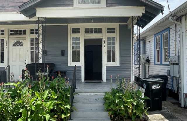 2425-27 Upperline photos photos