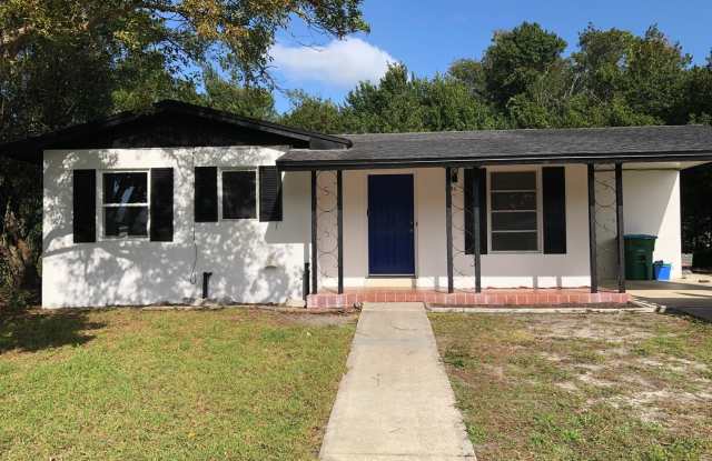 1626 Hastings Dr - 1626 Hastings Drive, Deltona, FL 32725