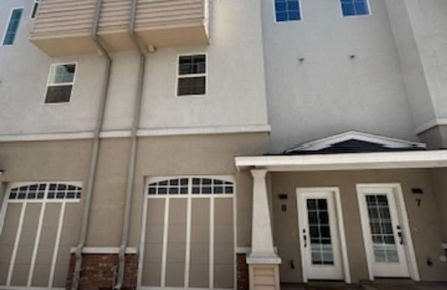 NEWER TOWNHOUSE community in the heart of Downtown Phoenix! photos photos