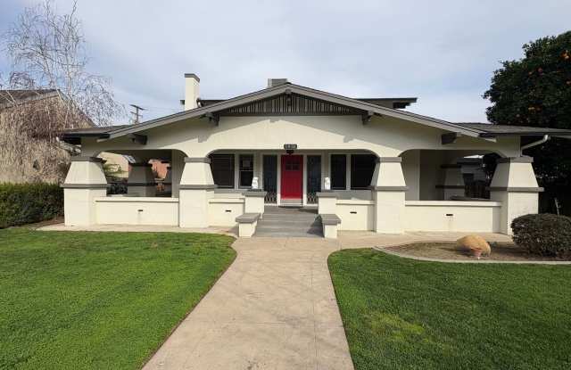 Classic vintage home walking distance to downtown Visalia! photos photos