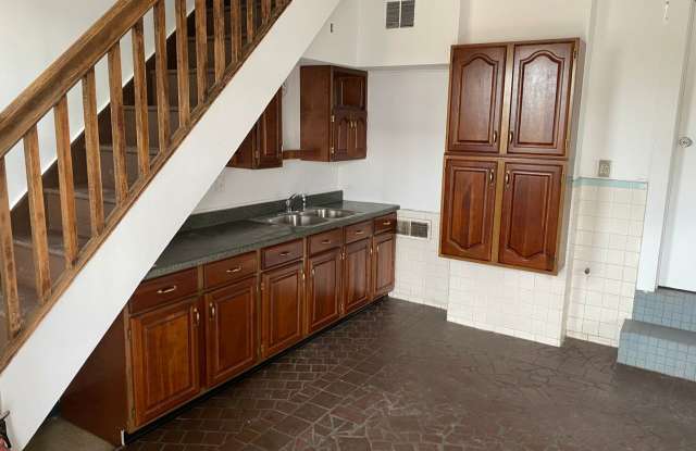 3 BEDROOM  1.5 BATHROOM BRIDGEVILLE BEAUTY! WITH PRIVATE BACK PATIO! - 151 Union Street, Bridgeville, PA 15017