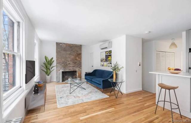 138 SULLIVAN Street unit: 2 photos photos