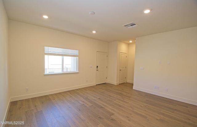 1636 Prancer Street Gallery 4