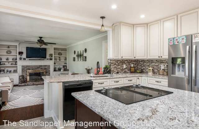 2979 Doncaster Dr Gallery 4