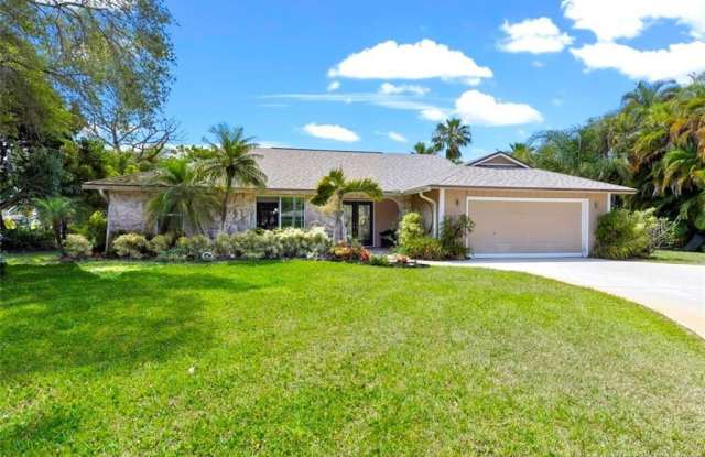 3074 NE Loquat Lane Gallery 1