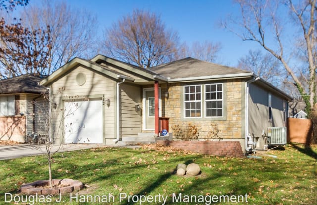 112 E 79th Ter - 112 E 79th Ter, Kansas City, MO 64114