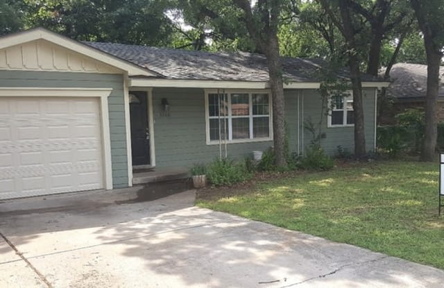 3208 Brown Trail - 3208 Brown Trail, Bedford, TX 76021