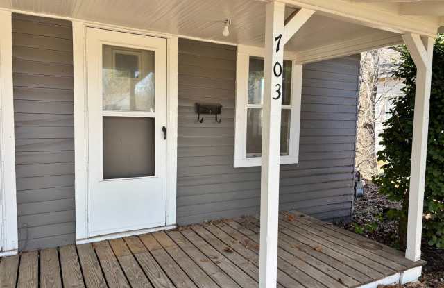 2-Bedroom, 1-Bathroom Duplex with central heat and air photos photos