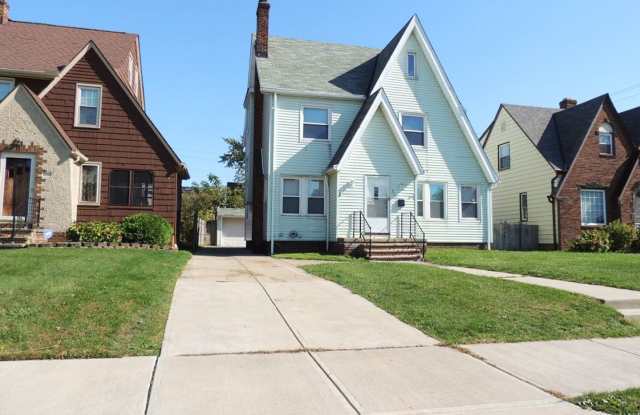 4 Bed - 1.5 Bath Colonial for Rent in Euclid! photos photos