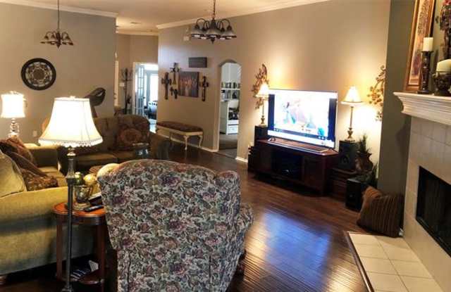 8649 LARIAT Circle Gallery 3