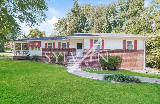 4652 Walden Dr - 4652 Walden Drive, Winston-Salem, NC 27106