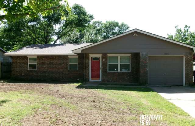 Welcome Home! 106 Elk Dr. | Cache, OK NO PETS Gallery 1