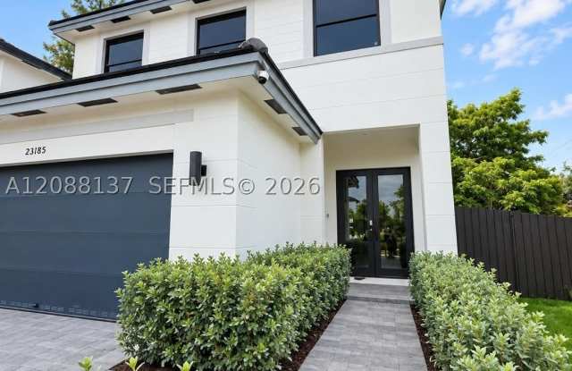 23185 SW 117th Path Gallery 1