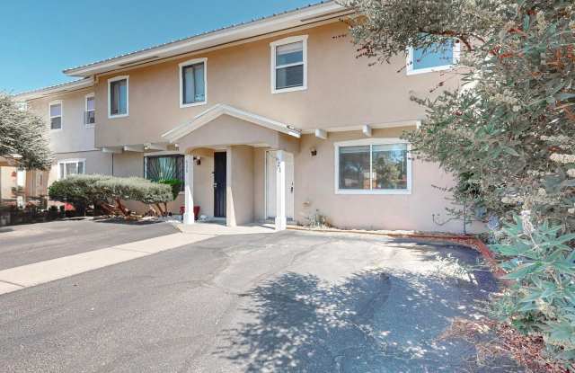 Cozy 3 Bedroom 1.5 Bathroom In NW Albuquerque! - 621 Grecian Lane Northwest, Albuquerque, NM 87107