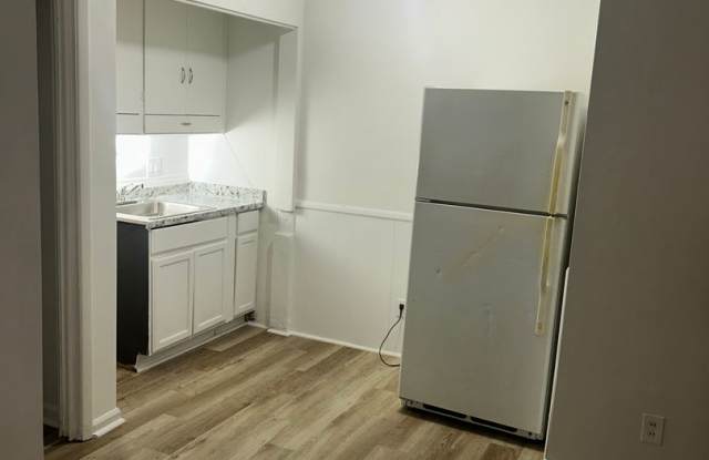 MOVE IN READY ONE BEDROOM !! - 10974 Balfour Road, Detroit, MI 48224