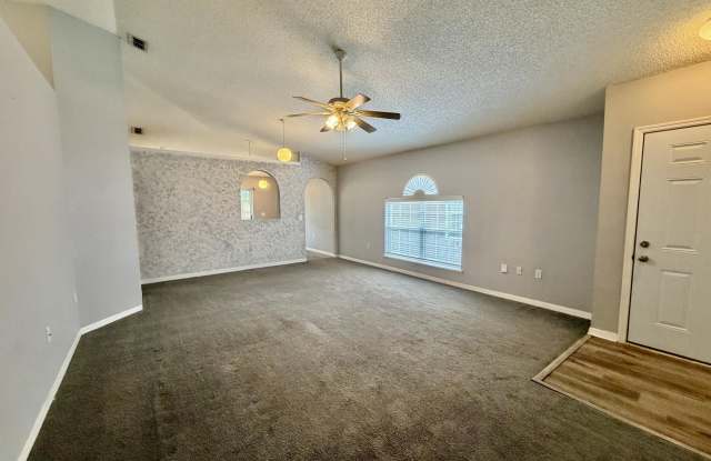 8311 OAK CROSSING Drive W Gallery 4