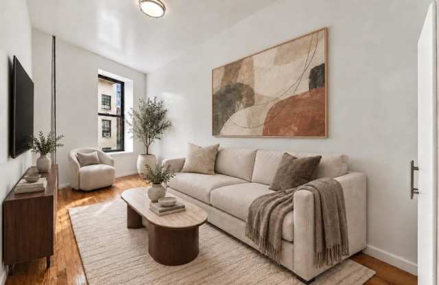 117 Perry Street Gallery 1