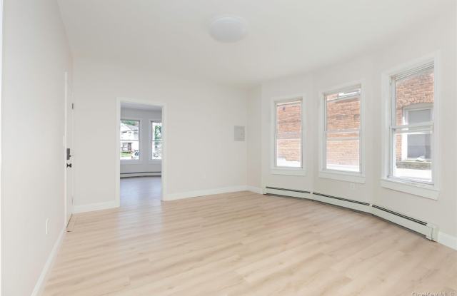106 Winnikee Avenue Gallery 4
