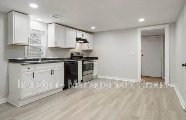 1103 N Franklin Avenue West photos photos