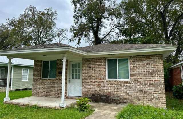 1016 W 42nd St photos photos