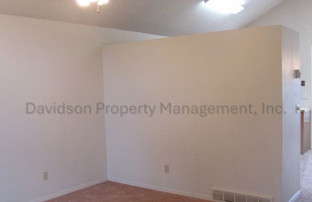 Charming 3 Bedroom House in Northeast Colorado Springs Gallery 3