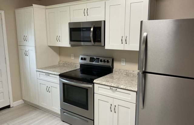 Brick Duplex with 2 bedrooms, 1 bath - 1093 Sunset Road, Cherryville, NC 28021