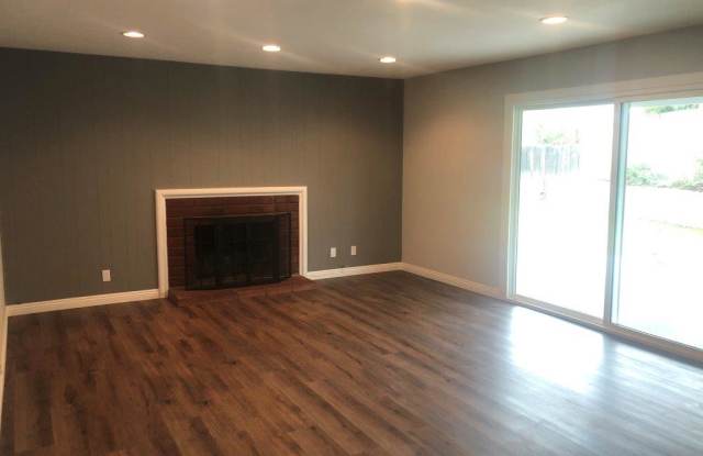 1330 Ditwood Place Gallery 3
