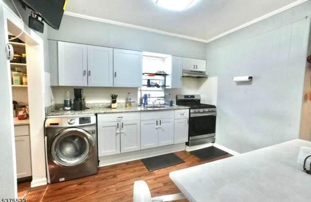 807 Parker St photos photos