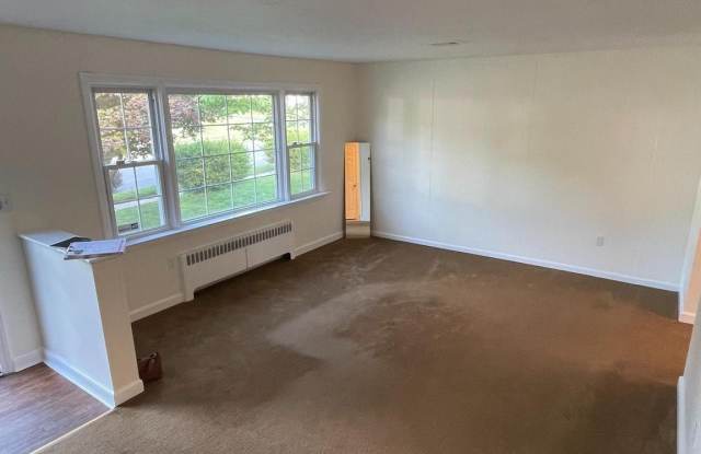 31 PERSHING AVE photos photos