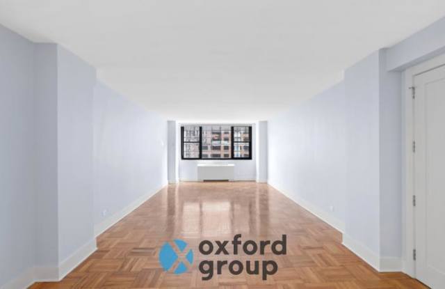 322 W 57TH ST. - 322 West 57th Street, New York City, NY 10019