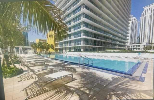 1111 SW 1 photos photos 1111 SW 1 photos photos